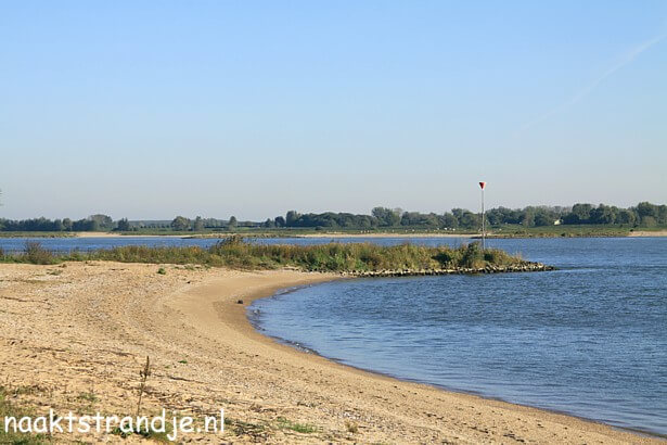 Naaktstrandje