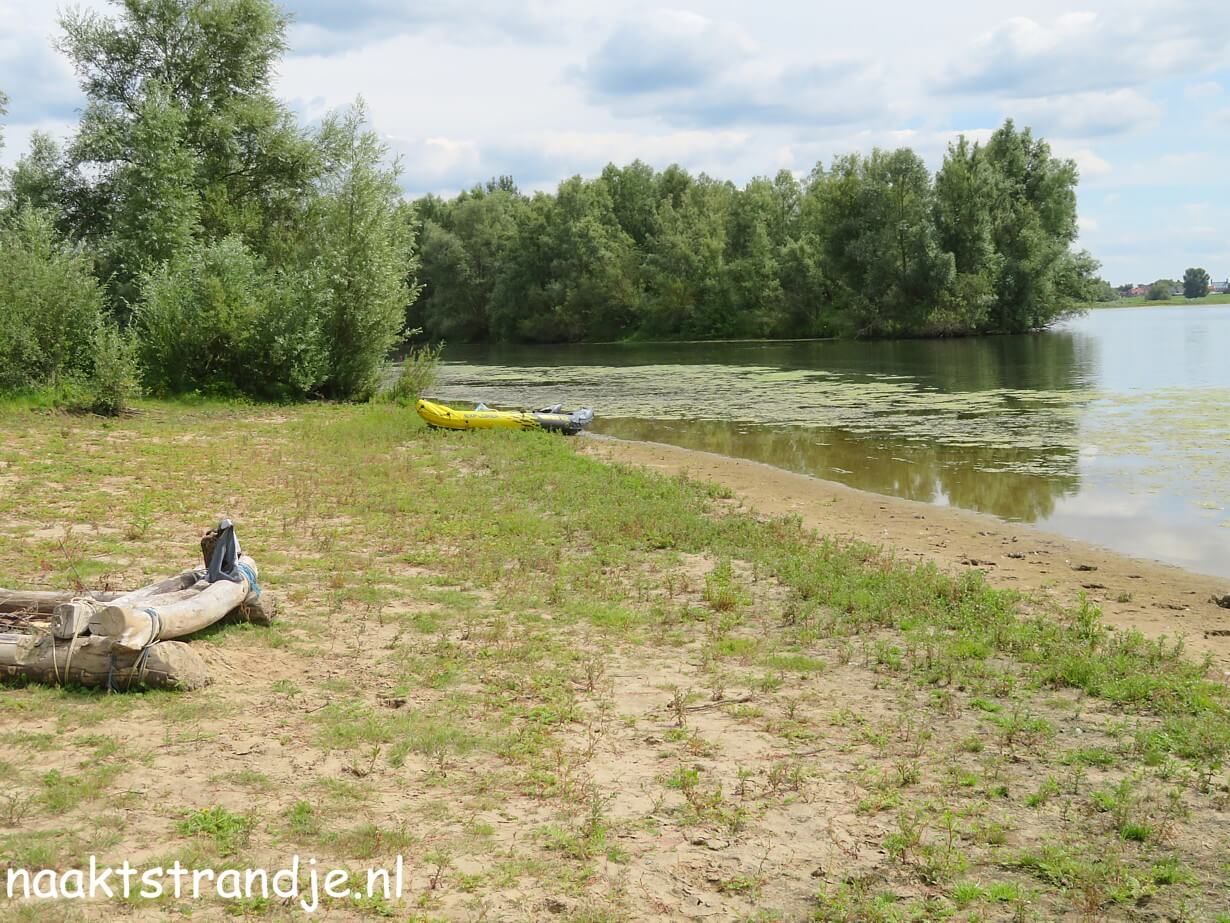 Naaktstrandje