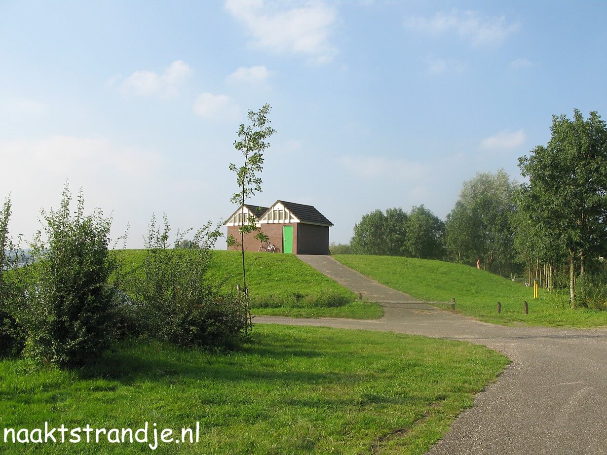 Naaktstrandje