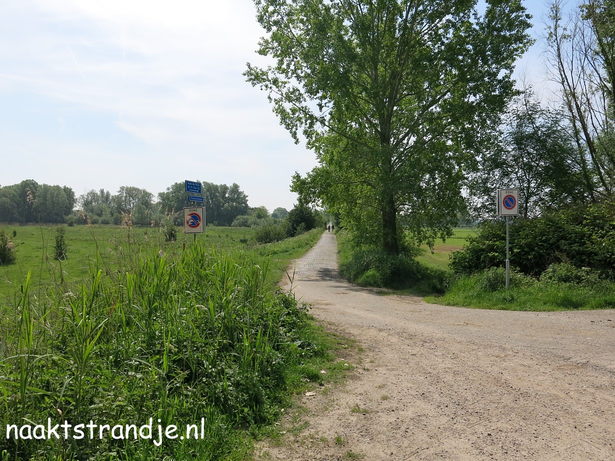 Naaktstrandje