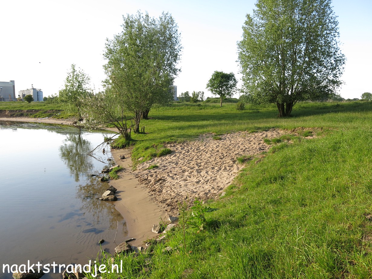 Naaktstrandje