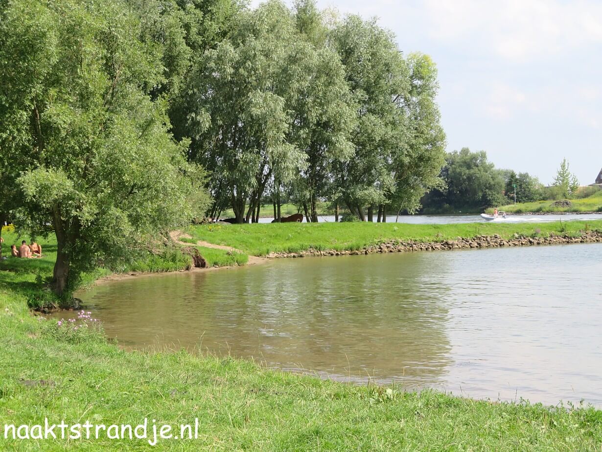 Naaktstrandje