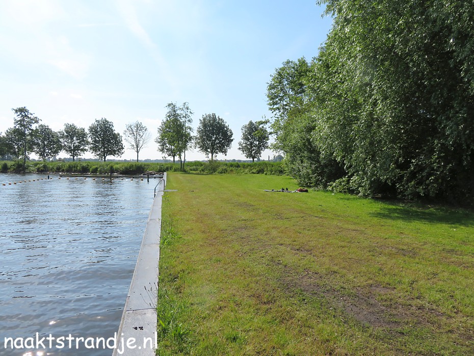 Naaktstrandje